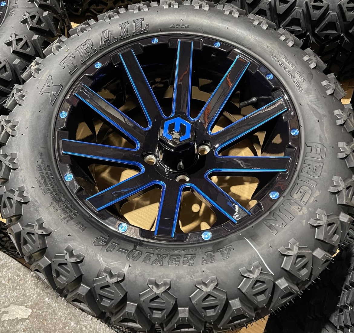 Picture of MODZ® MAG WHEEL Series K03 - Mauler - OFF ROAD 23X10-14" GLOSSY BLACK WITH BALL MILL BLUE CLEAR COAT (14x7")