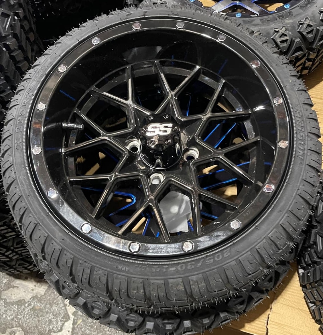 Picture of ARISUN MAG WHEEL Series 80 - Matrix 205/30-14" FULL GLOSSY BLACK (14x7")